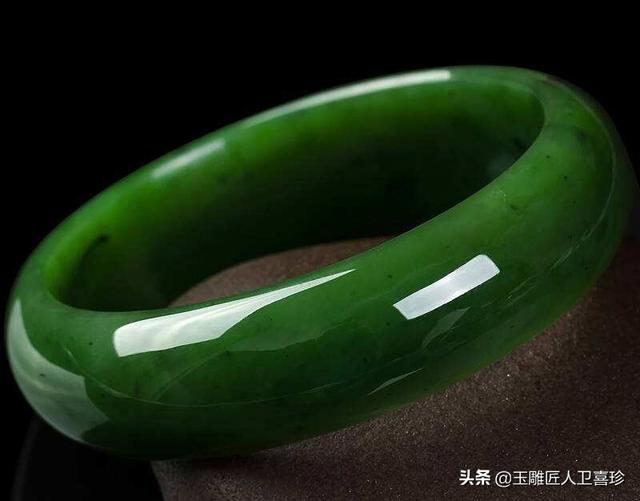 关于品质好的碧玉翡翠手镯知识的信息-第8张图片-翡翠网 关于品质好的碧玉翡翠手镯知识的信息-第8张图片-翡翠网