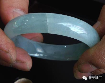 女人摔坏翡翠手镯,和田玉批发新疆-第2张图片-翡翠网 女人摔坏翡翠手镯,和田玉批发新疆-第2张图片-翡翠网