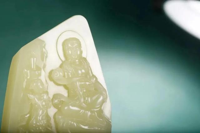 翡翠和黄龙玉哪个值钱,翡翠黄玉价格-第3张图片-翡翠网 翡翠和黄龙玉哪个值钱,翡翠黄玉价格-第3张图片-翡翠网