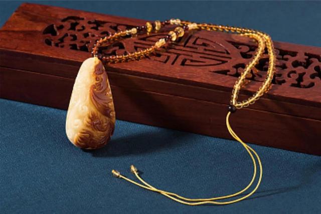 翡翠玉珠的专业知识,玉手串怎么看真假-第1张图片-翡翠网 翡翠玉珠的专业知识,玉手串怎么看真假-第1张图片-翡翠网