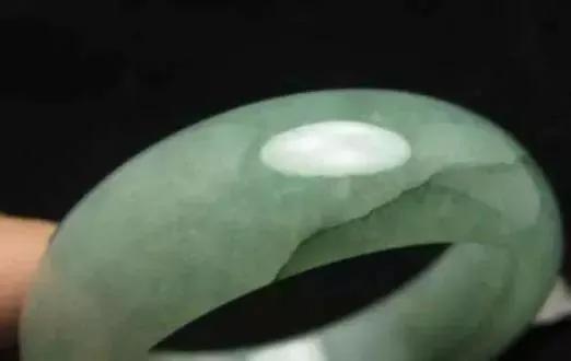 翡翠玉珠的专业知识,玉手串怎么看真假-第16张图片-翡翠网 翡翠玉珠的专业知识,玉手串怎么看真假-第16张图片-翡翠网