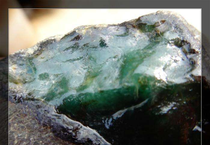 水飘绿翡翠原石,冰种飘绿翡翠-第2张图片-翡翠网 水飘绿翡翠原石,冰种飘绿翡翠-第2张图片-翡翠网