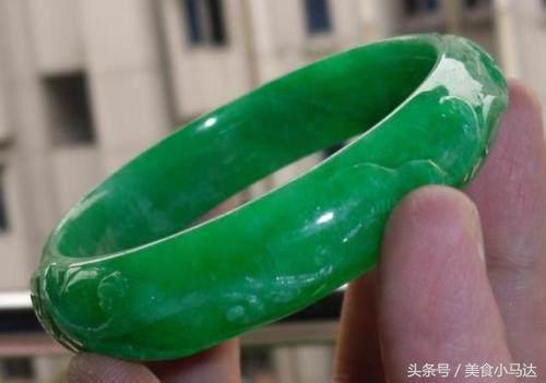 冰糯种与糯化种图解,翡翠种水分类附图对应的价格-第8张图片-翡翠网 冰糯种与糯化种图解,翡翠种水分类附图对应的价格-第8张图片-翡翠网