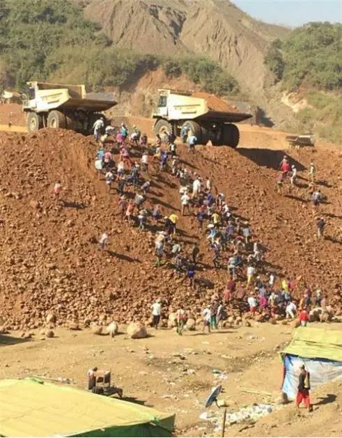 翡翠原石交易,缅甸刚挖出来翡翠原石-第9张图片-翡翠网 翡翠原石交易,缅甸刚挖出来翡翠原石-第9张图片-翡翠网