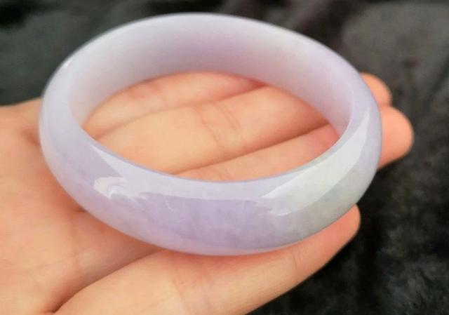 翡翠手镯什么颜色好,宽版三色贵妃翡翠手镯-第2张图片-翡翠网 翡翠手镯什么颜色好,宽版三色贵妃翡翠手镯-第2张图片-翡翠网