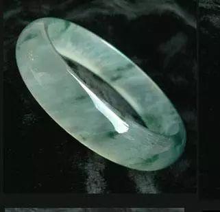 翡翠手镯什么颜色好,宽版三色贵妃翡翠手镯-第8张图片-翡翠网 翡翠手镯什么颜色好,宽版三色贵妃翡翠手镯-第8张图片-翡翠网