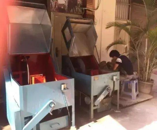 翡翠的原石在哪里,翡翠原石手镯多少钱一只-第4张图片-翡翠网 翡翠的原石在哪里,翡翠原石手镯多少钱一只-第4张图片-翡翠网