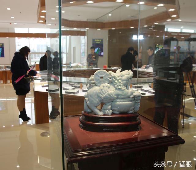 翡翠摆件市场价格,翡翠摆件批发-第7张图片-翡翠网 翡翠摆件市场价格,翡翠摆件批发-第7张图片-翡翠网