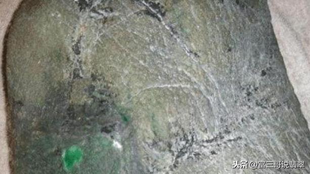 包含翡翠原石黑癣特点的词条-第7张图片-翡翠网 包含翡翠原石黑癣特点的词条-第7张图片-翡翠网