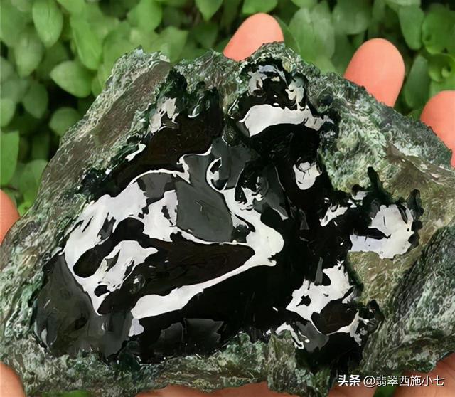 翡翠原石白雾下出什么翡翠原石有雾怎么处理-第9张图片-翡翠网 翡翠原石白雾下出什么翡翠原石有雾怎么处理-第9张图片-翡翠网