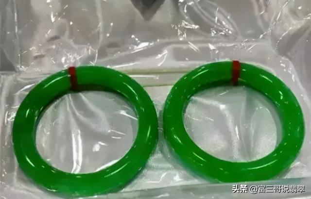 翡翠镯子的价位去哪能买到好的翡翠手镯-第19张图片-翡翠网 翡翠镯子的价位去哪能买到好的翡翠手镯-第19张图片-翡翠网