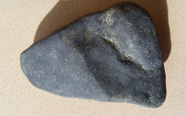 小知识帕敢矿场翡翠原石老帕敢翡翠成品特点-第8张图片-翡翠网 小知识帕敢矿场翡翠原石老帕敢翡翠成品特点-第8张图片-翡翠网