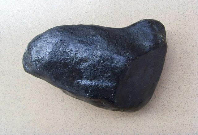 小知识帕敢矿场翡翠原石老帕敢翡翠成品特点-第10张图片-翡翠网 小知识帕敢矿场翡翠原石老帕敢翡翠成品特点-第10张图片-翡翠网