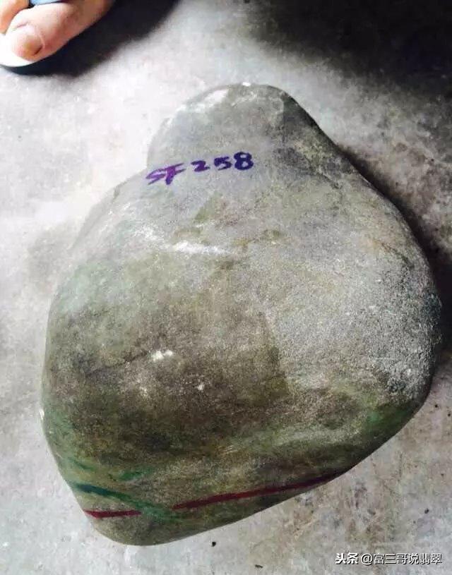 买的翡翠原石怎么卖出去2万买的翡翠原石-第2张图片-翡翠网 买的翡翠原石怎么卖出去2万买的翡翠原石-第2张图片-翡翠网