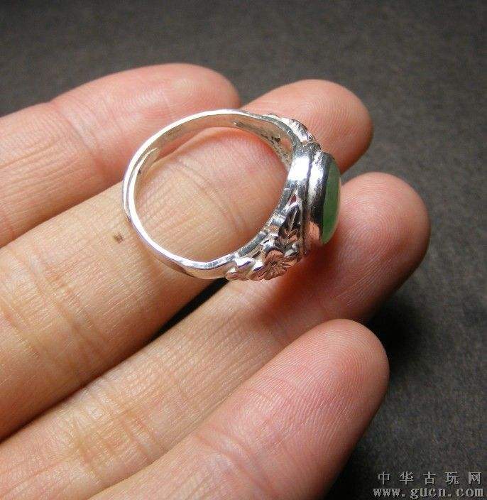 翡翠手镯满冰戴翡翠手镯有什么好处-第1张图片-翡翠网 翡翠手镯满冰戴翡翠手镯有什么好处-第1张图片-翡翠网