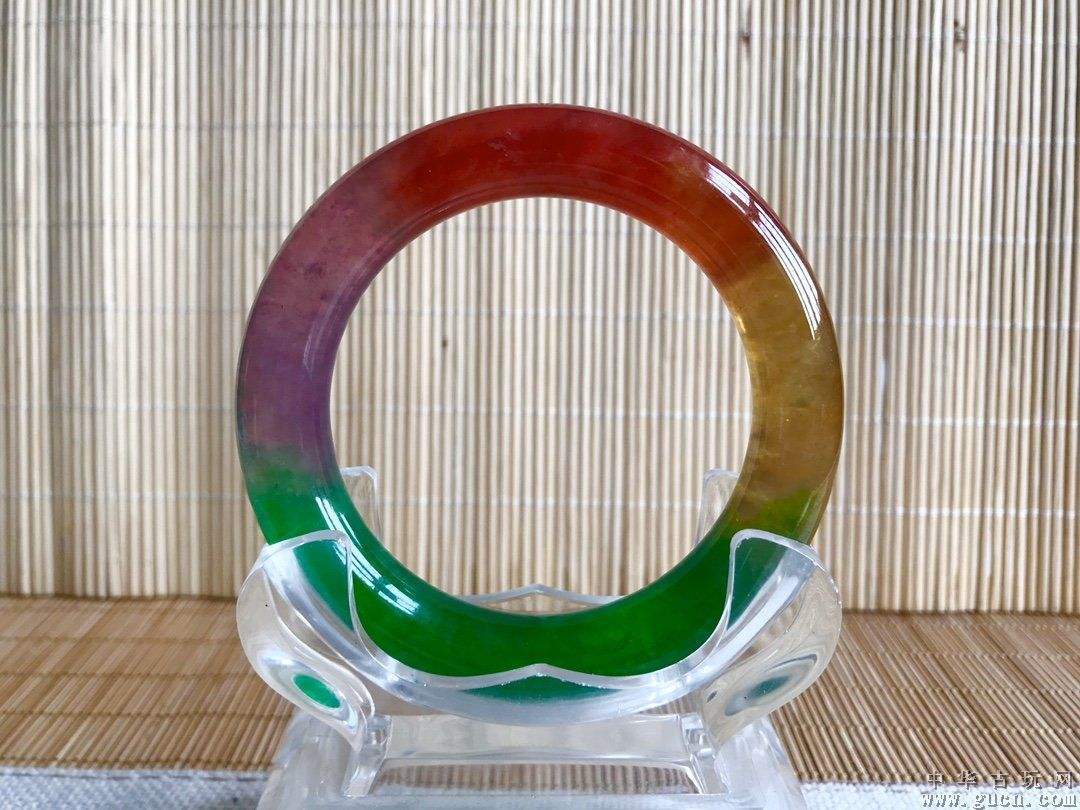 翡翠手镯满冰戴翡翠手镯有什么好处-第2张图片-翡翠网 翡翠手镯满冰戴翡翠手镯有什么好处-第2张图片-翡翠网