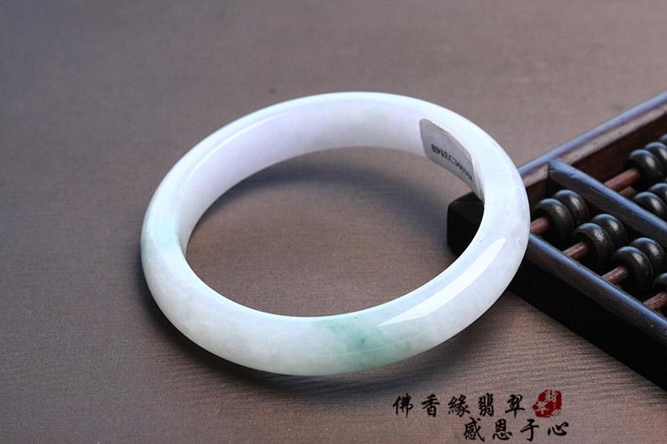 沈阳哪有加工翡翠原石手镯的沈阳哪里能买到翡翠玉手镯-第2张图片-翡翠网 沈阳哪有加工翡翠原石手镯的沈阳哪里能买到翡翠玉手镯-第2张图片-翡翠网