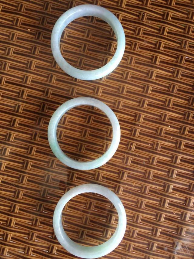 翡翠原石开石的简单介绍-第6张图片-翡翠网 翡翠原石开石的简单介绍-第6张图片-翡翠网