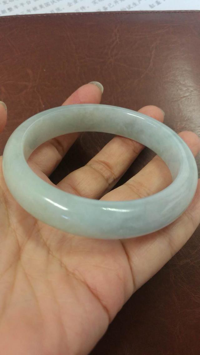 翡翠原石开石的简单介绍-第10张图片-翡翠网 翡翠原石开石的简单介绍-第10张图片-翡翠网