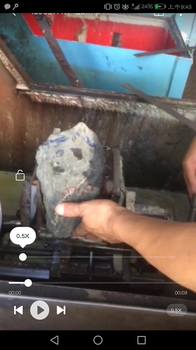 翡翠原石开石的简单介绍-第15张图片-翡翠网 翡翠原石开石的简单介绍-第15张图片-翡翠网