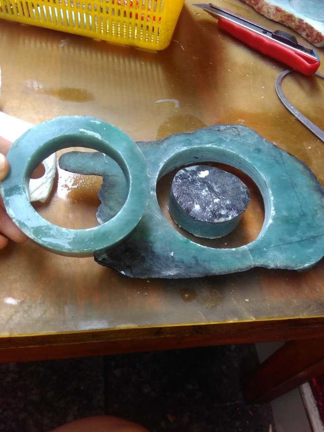 翡翠原石开石的简单介绍-第32张图片-翡翠网 翡翠原石开石的简单介绍-第32张图片-翡翠网