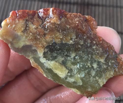 关于翡翠红翡原石怎么看真假的信息-第3张图片-翡翠网 关于翡翠红翡原石怎么看真假的信息-第3张图片-翡翠网