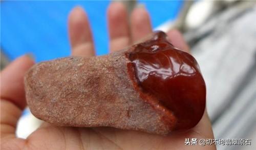 关于翡翠红翡原石怎么看真假的信息-第4张图片-翡翠网 关于翡翠红翡原石怎么看真假的信息-第4张图片-翡翠网