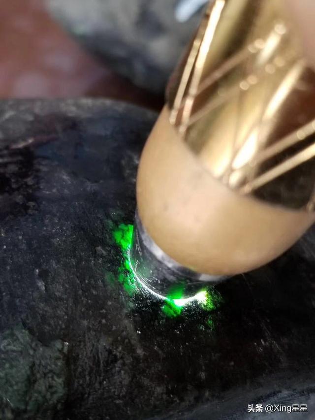 缅甸好的翡翠原石,翡翠原石帕橄场口特征-第1张图片-翡翠网 缅甸好的翡翠原石,翡翠原石帕橄场口特征-第1张图片-翡翠网