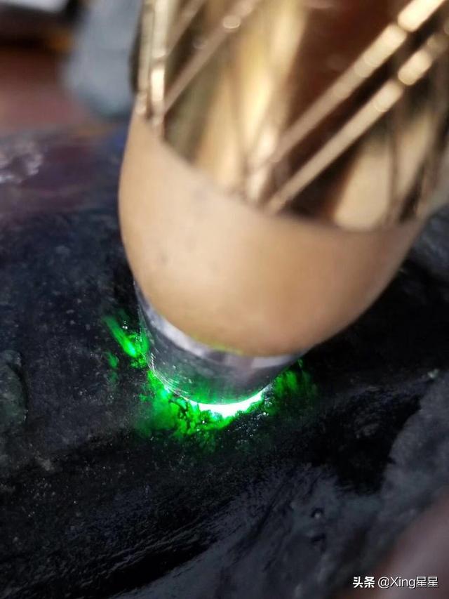 缅甸好的翡翠原石,翡翠原石帕橄场口特征-第6张图片-翡翠网 缅甸好的翡翠原石,翡翠原石帕橄场口特征-第6张图片-翡翠网