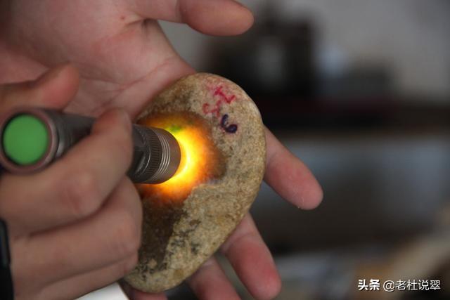 翡翠原石怎么擦口,翡翠原石各方位图-第6张图片-翡翠网 翡翠原石怎么擦口,翡翠原石各方位图-第6张图片-翡翠网