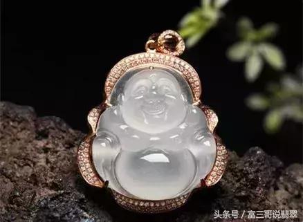 三种女人不适合戴翡翠佛公,女人带黄金佛吊坠好吗-第18张图片-翡翠网