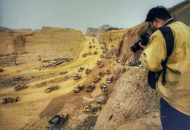 缅甸翡翠原石场口缅甸怕敢翡翠原石市场踏方视频-第11张图片-翡翠网 缅甸翡翠原石场口缅甸怕敢翡翠原石市场踏方视频-第11张图片-翡翠网