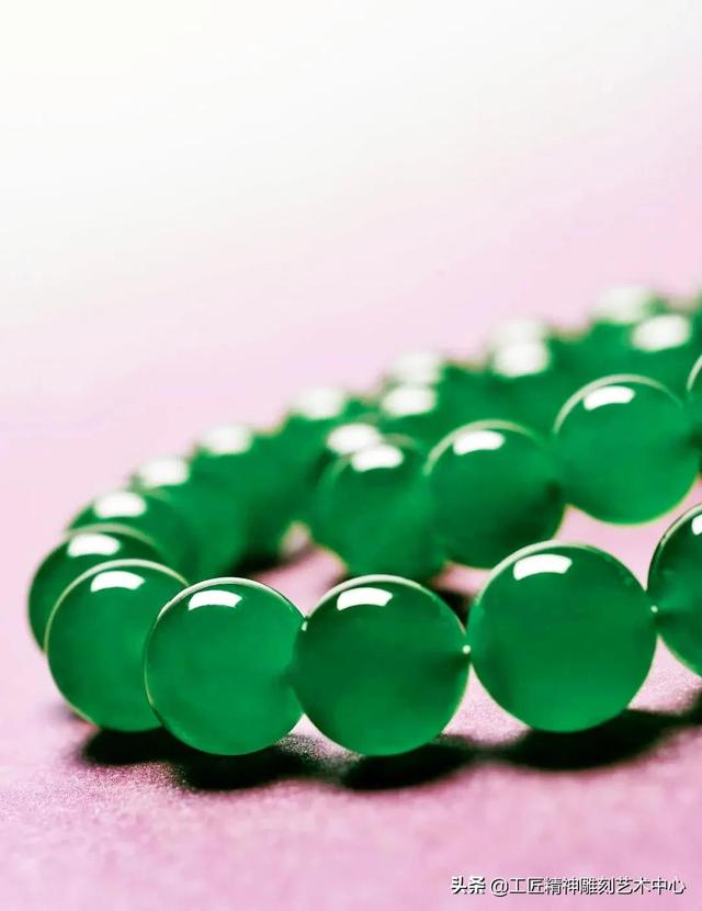 翡翠平安牌图片及价格翡翠平安牌寓意-第15张图片-翡翠网 翡翠平安牌图片及价格翡翠平安牌寓意-第15张图片-翡翠网