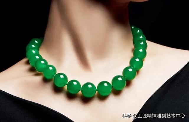 翡翠平安牌图片及价格翡翠平安牌寓意-第17张图片-翡翠网 翡翠平安牌图片及价格翡翠平安牌寓意-第17张图片-翡翠网