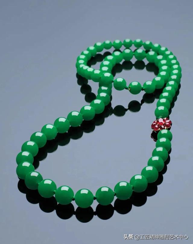 翡翠平安牌图片及价格翡翠平安牌寓意-第20张图片-翡翠网 翡翠平安牌图片及价格翡翠平安牌寓意-第20张图片-翡翠网