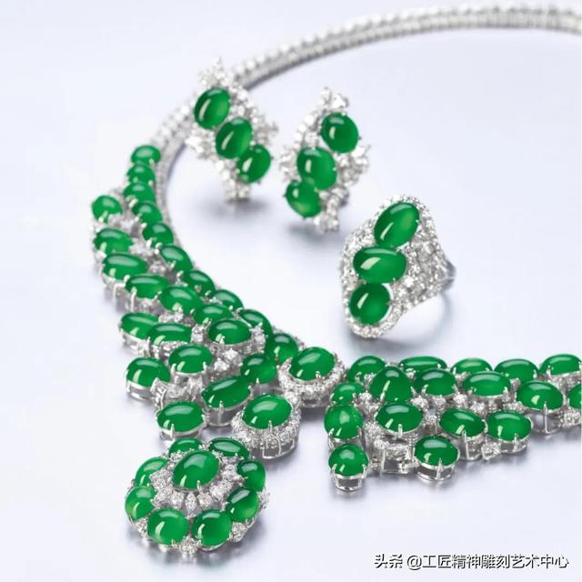 翡翠平安牌图片及价格翡翠平安牌寓意-第30张图片-翡翠网 翡翠平安牌图片及价格翡翠平安牌寓意-第30张图片-翡翠网