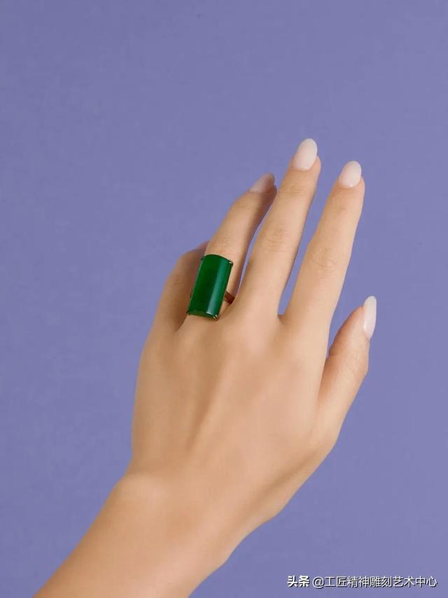 翡翠平安牌图片及价格翡翠平安牌寓意-第33张图片-翡翠网 翡翠平安牌图片及价格翡翠平安牌寓意-第33张图片-翡翠网