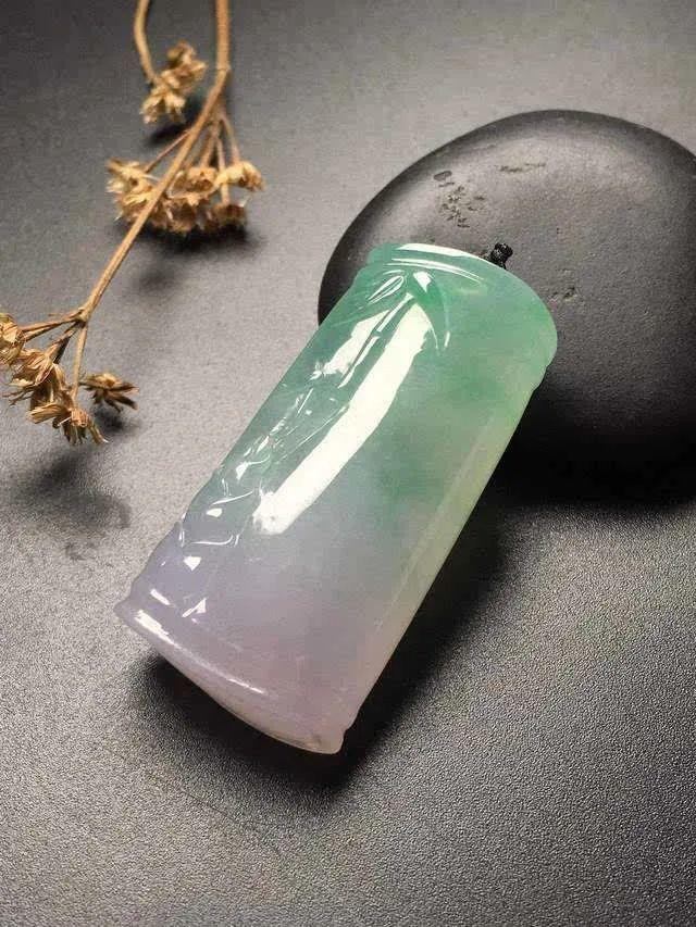 自己买的翡翠原石怎么出手,自己买的原石怎么处理-第1张图片-翡翠网 自己买的翡翠原石怎么出手,自己买的原石怎么处理-第1张图片-翡翠网