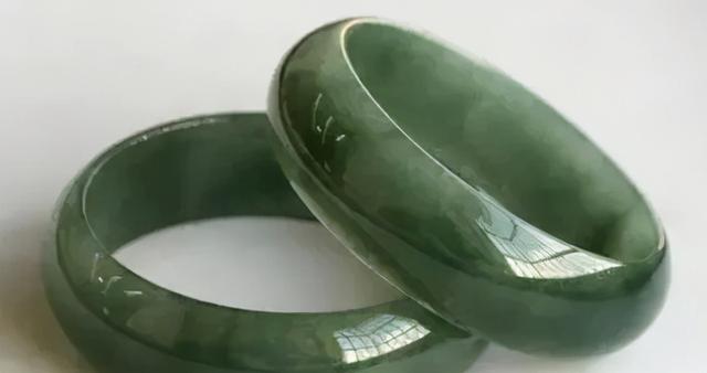 翡翠玉吊坠图片大全集翡翠挂件价格及图片-第1张图片-翡翠网 翡翠玉吊坠图片大全集翡翠挂件价格及图片-第1张图片-翡翠网