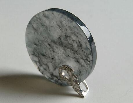 冰乌鸡种是不是不值钱乌鸡翡翠价格-第7张图片-翡翠网 冰乌鸡种是不是不值钱乌鸡翡翠价格-第7张图片-翡翠网