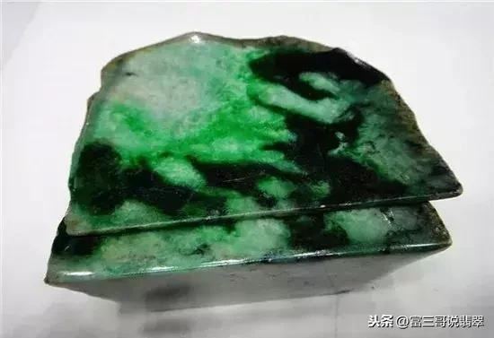 翡翠原石和死癣的区别天津翡翠原石活癣-第5张图片-翡翠网 翡翠原石和死癣的区别天津翡翠原石活癣-第5张图片-翡翠网