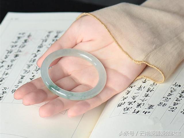 翡翠知识深奥形容知识丰富-第1张图片-翡翠网 翡翠知识深奥形容知识丰富-第1张图片-翡翠网