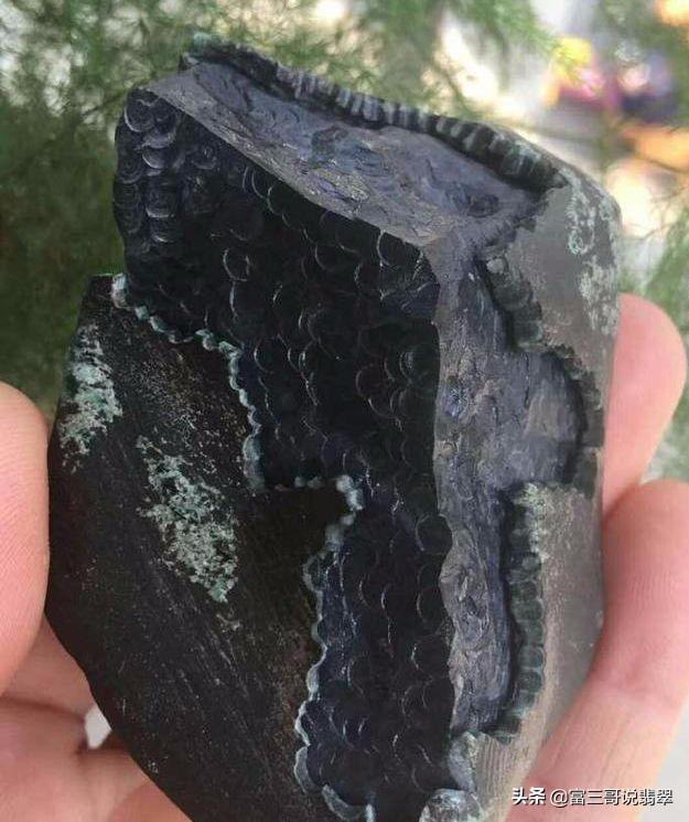 百三桥翡翠原石特点,百山桥白岩沙切口料-第5张图片-翡翠网 百三桥翡翠原石特点,百山桥白岩沙切口料-第5张图片-翡翠网