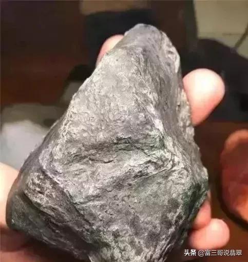 百三桥翡翠原石特点,百山桥白岩沙切口料-第10张图片-翡翠网 百三桥翡翠原石特点,百山桥白岩沙切口料-第10张图片-翡翠网