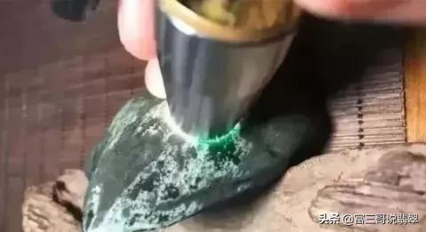 百三桥翡翠原石特点,百山桥白岩沙切口料-第14张图片-翡翠网 百三桥翡翠原石特点,百山桥白岩沙切口料-第14张图片-翡翠网