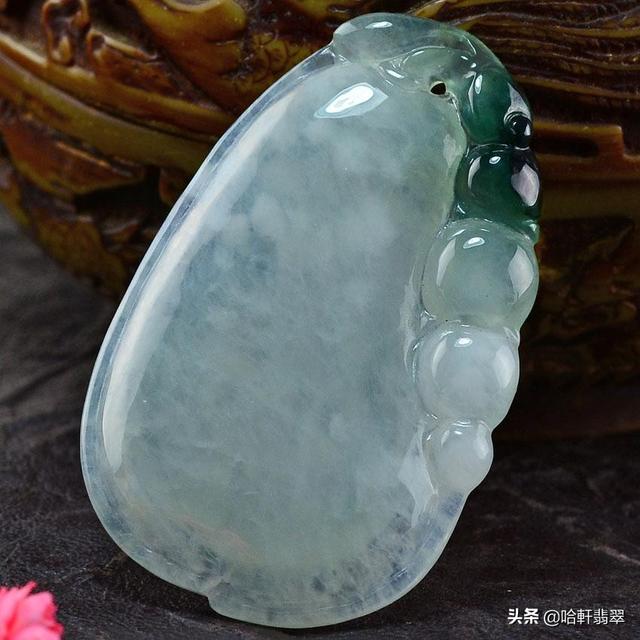 翡翠手镯石花和棉蕠有什么区别翡翠手镯里面有石花-第1张图片-翡翠网 翡翠手镯石花和棉蕠有什么区别翡翠手镯里面有石花-第1张图片-翡翠网