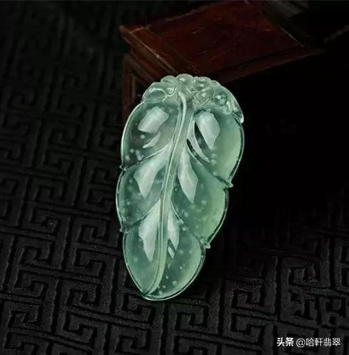 翡翠手镯石花和棉蕠有什么区别翡翠手镯里面有石花-第10张图片-翡翠网 翡翠手镯石花和棉蕠有什么区别翡翠手镯里面有石花-第10张图片-翡翠网