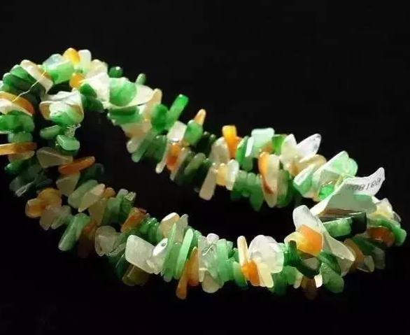 翡翠原石怎么样赚钱,翡翠废料原石-第4张图片-翡翠网 翡翠原石怎么样赚钱,翡翠废料原石-第4张图片-翡翠网