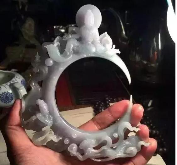 翡翠原石怎么样赚钱,翡翠废料原石-第5张图片-翡翠网 翡翠原石怎么样赚钱,翡翠废料原石-第5张图片-翡翠网