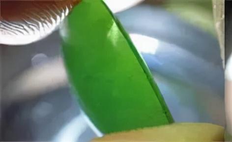 中国哪里有翡翠原石捡翡翠原石造假图片讲解-第3张图片-翡翠网 中国哪里有翡翠原石捡翡翠原石造假图片讲解-第3张图片-翡翠网